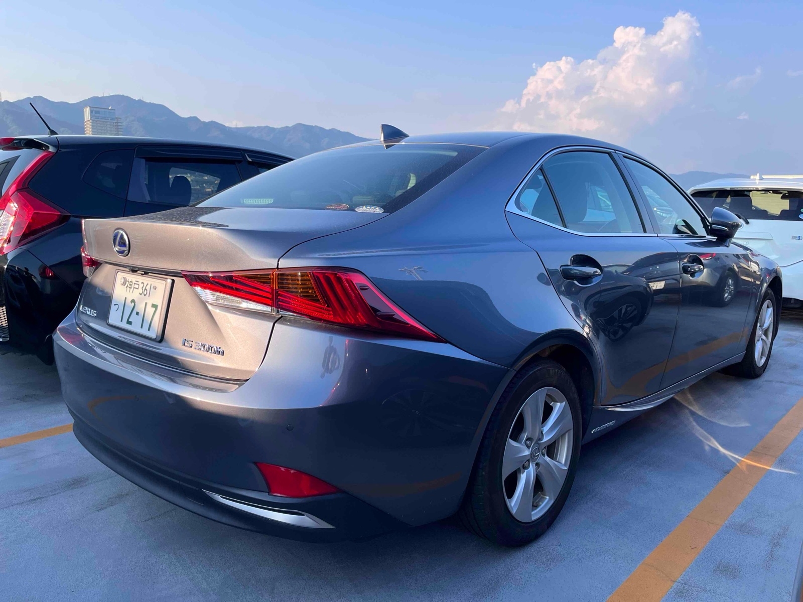 LEXUS IS 4D IS300H Thumbnail 2