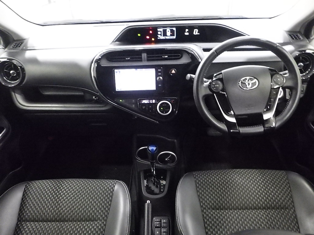 TOYOTA AQUA CROSSOVER Thumbnail 5