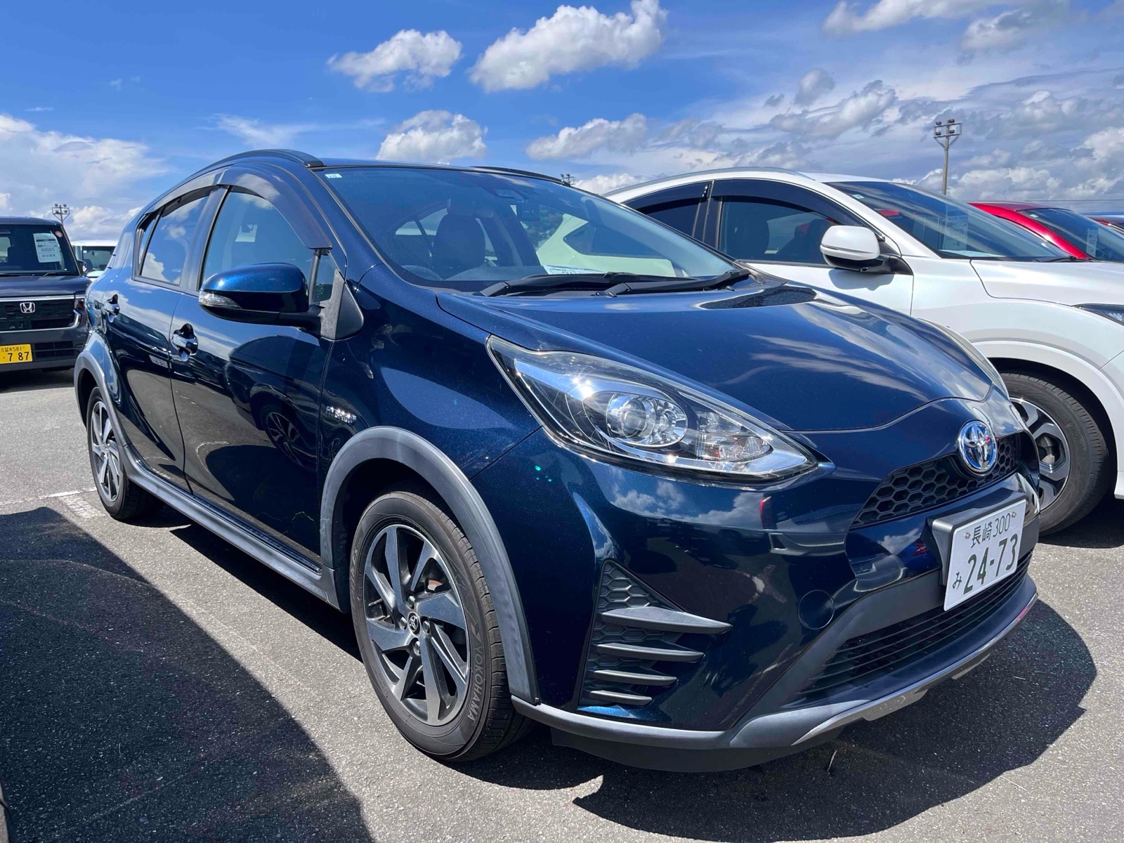 TOYOTA AQUA CROSSOVER Thumbnail 1