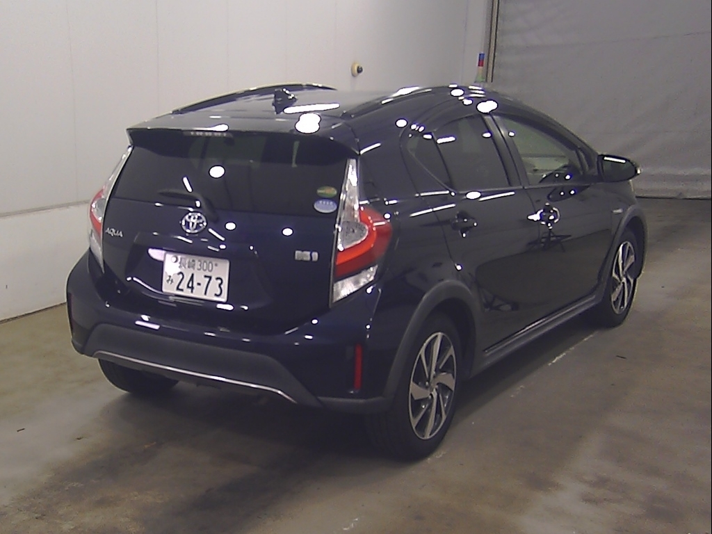 TOYOTA AQUA CROSSOVER Thumbnail 4