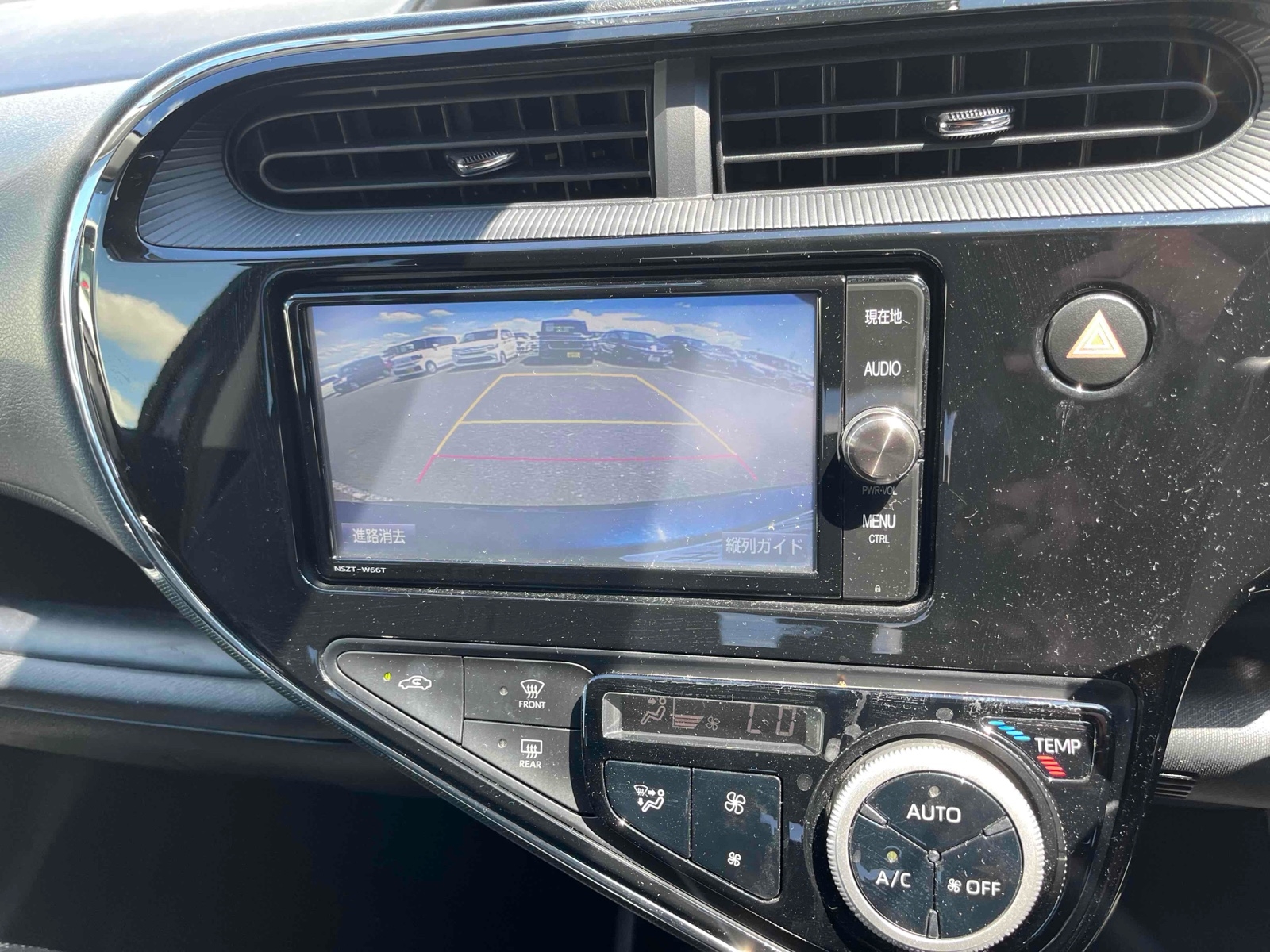 TOYOTA AQUA CROSSOVER Thumbnail 14