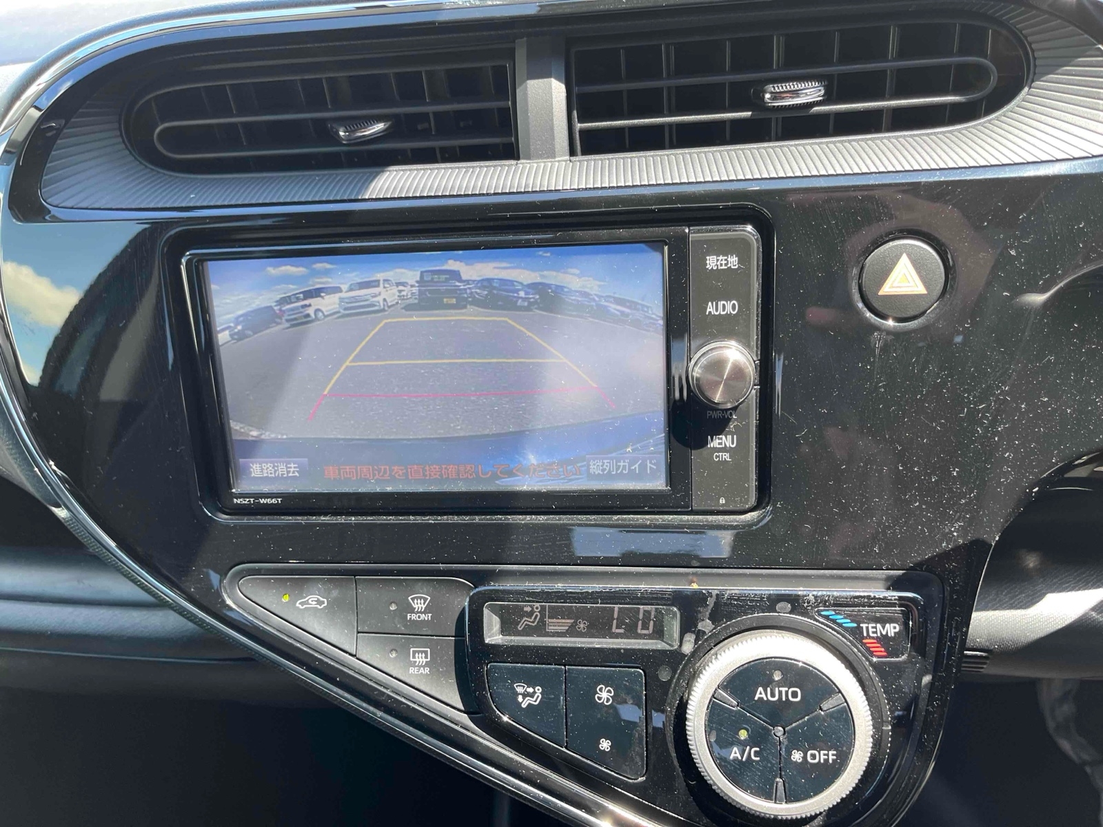 TOYOTA AQUA CROSSOVER Thumbnail 15