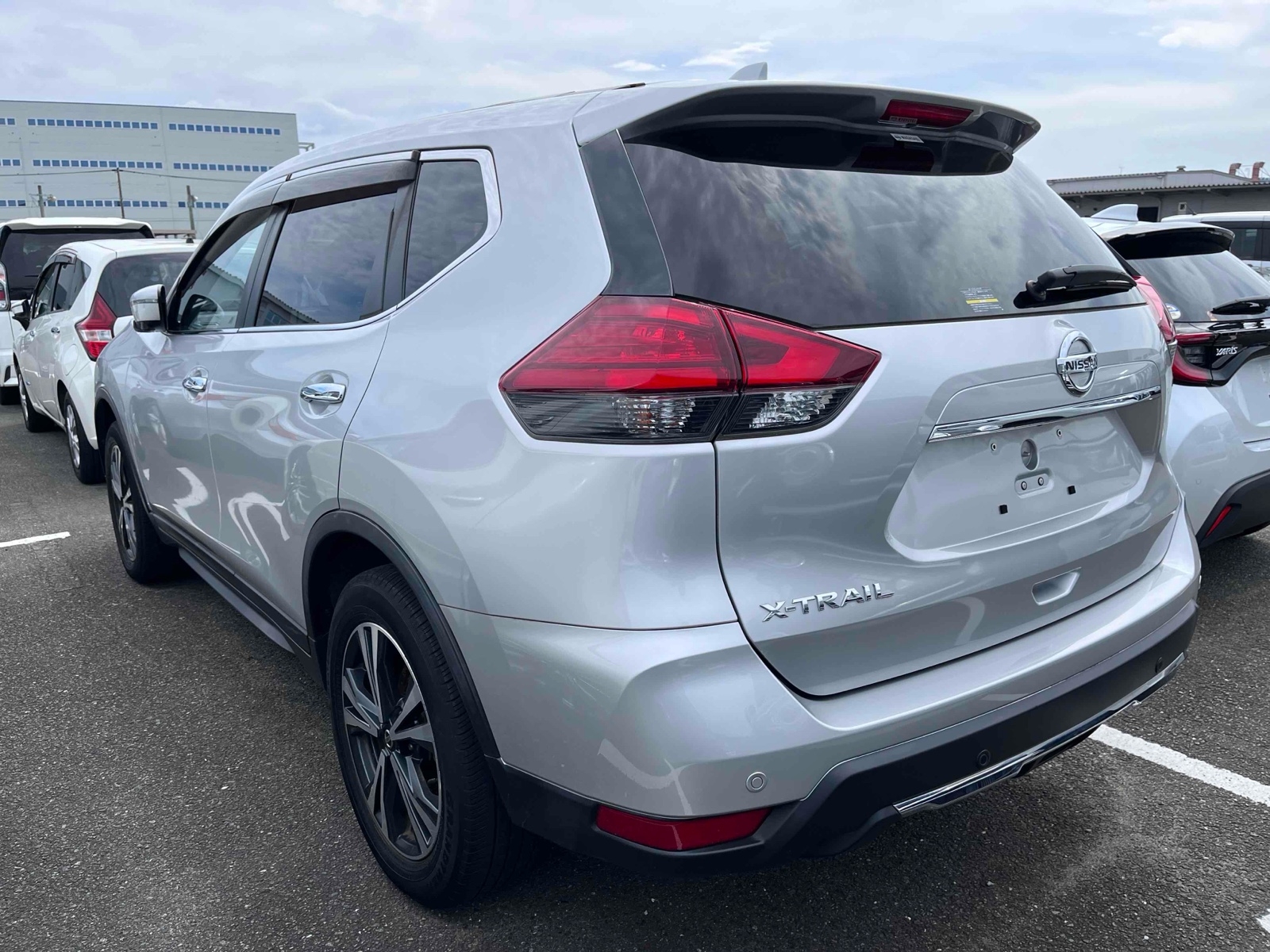 NISSAN XTRAIL 20XI 7ST Thumbnail 2