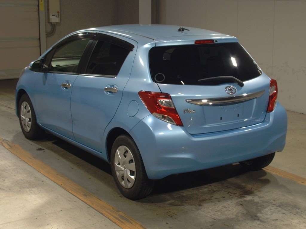 TOYOTA VITZ 1.3F LED EDITION Thumbnail 7