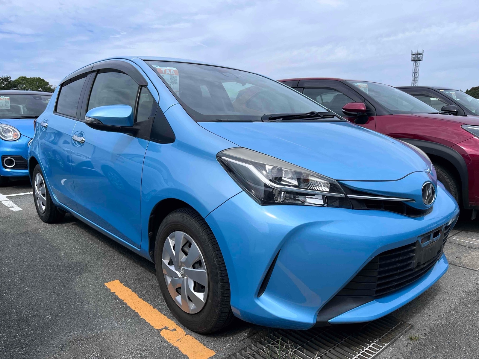 TOYOTA VITZ 1.3F LED EDITION Thumbnail 1