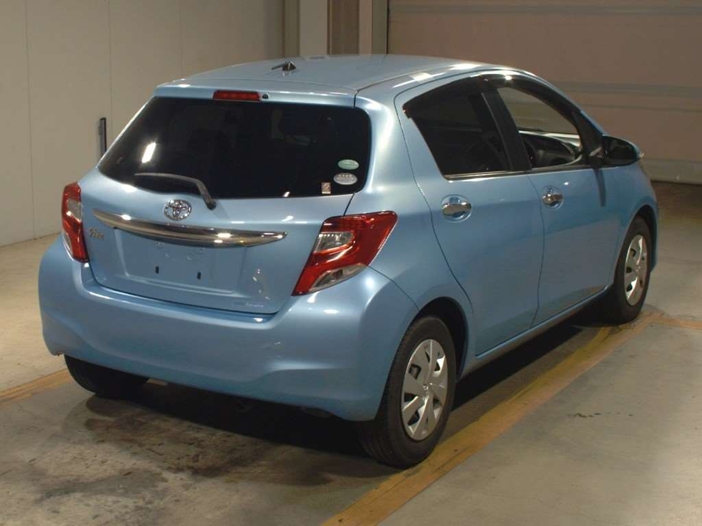 TOYOTA VITZ 1.3F LED EDITION Thumbnail 4