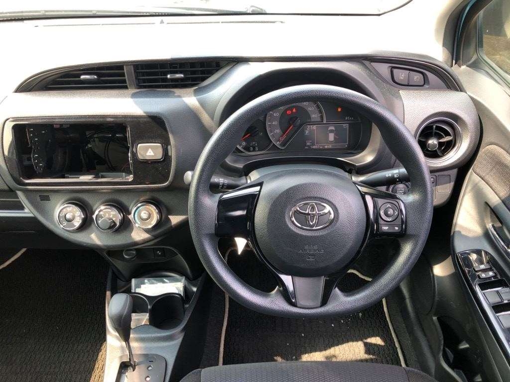 TOYOTA VITZ 1.3F LED EDITION Thumbnail 11