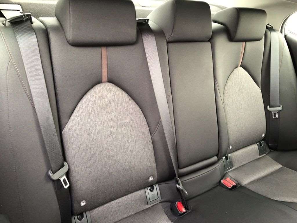 TOYOTA CAMRY X Thumbnail 9