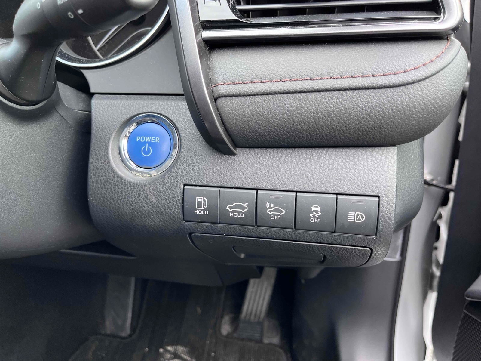 TOYOTA CAMRY X Thumbnail 14