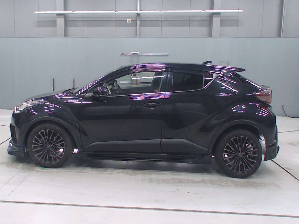TOYOTA C-HR G Thumbnail 5