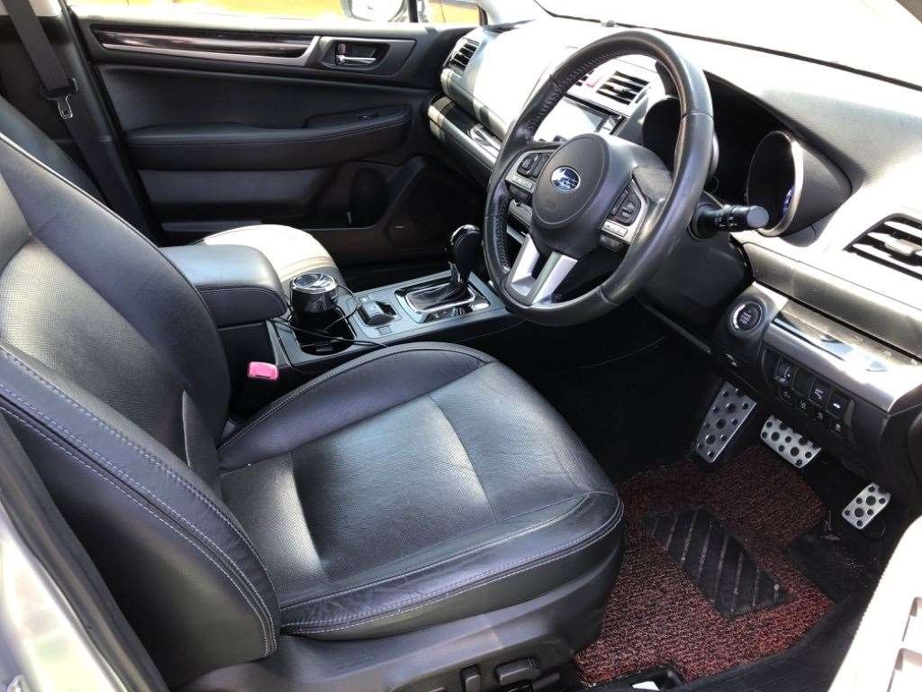 SUBARU LEGACY B4 LIMITED 4WD Thumbnail 5
