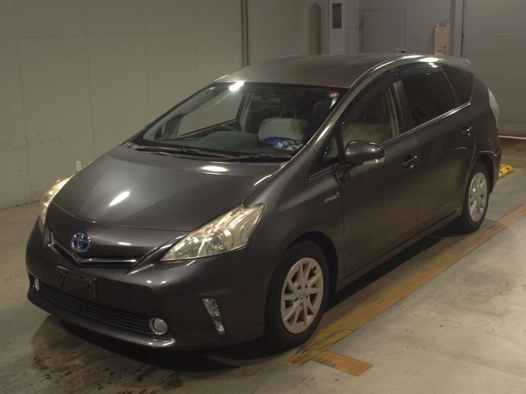 TOYOTA PRIUS ALPHA S Thumbnail 3