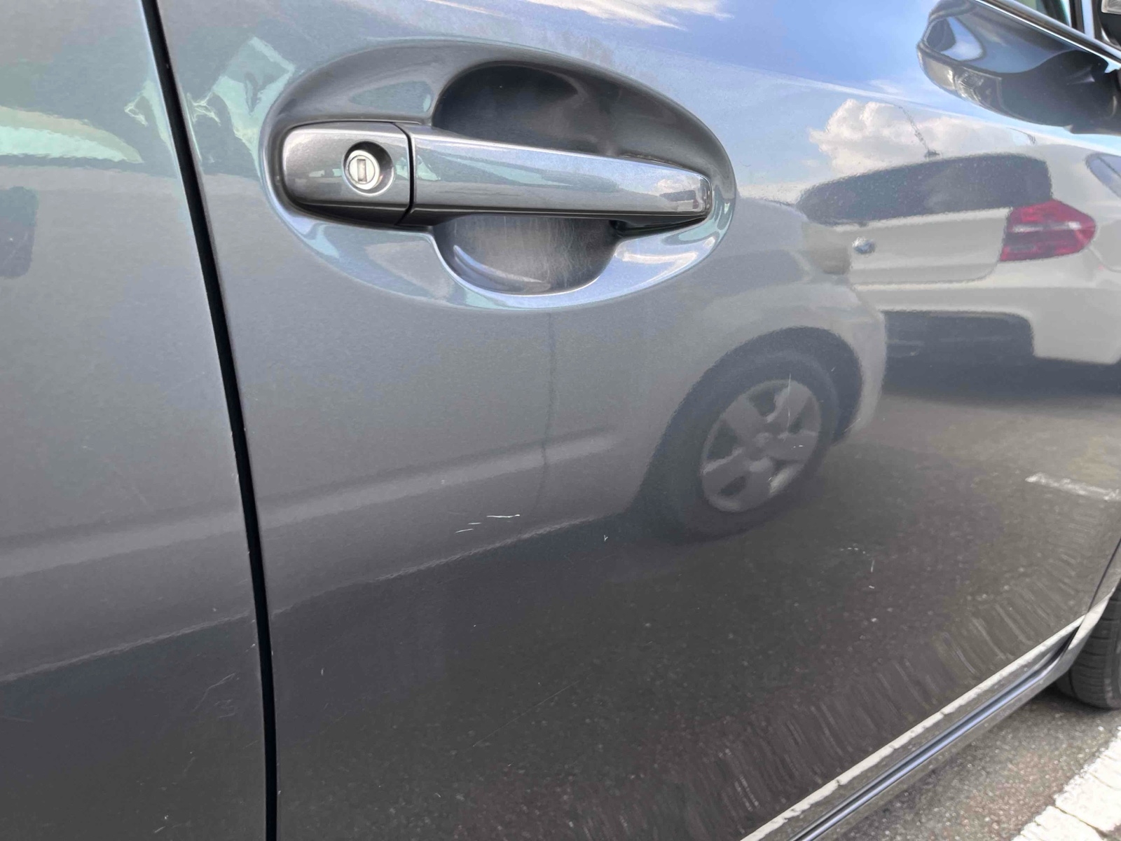 TOYOTA PRIUS ALPHA S Thumbnail 18