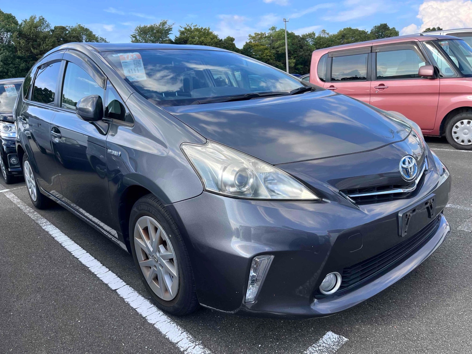 TOYOTA PRIUS ALPHA S Thumbnail 1
