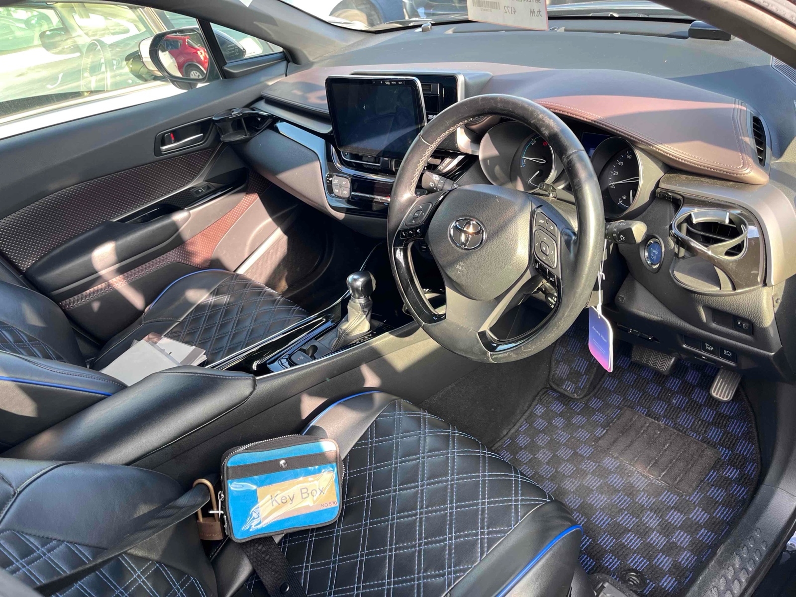 TOYOTA C-HR G Thumbnail 10
