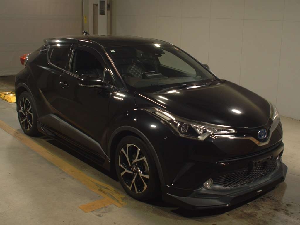 TOYOTA C-HR G Thumbnail 6