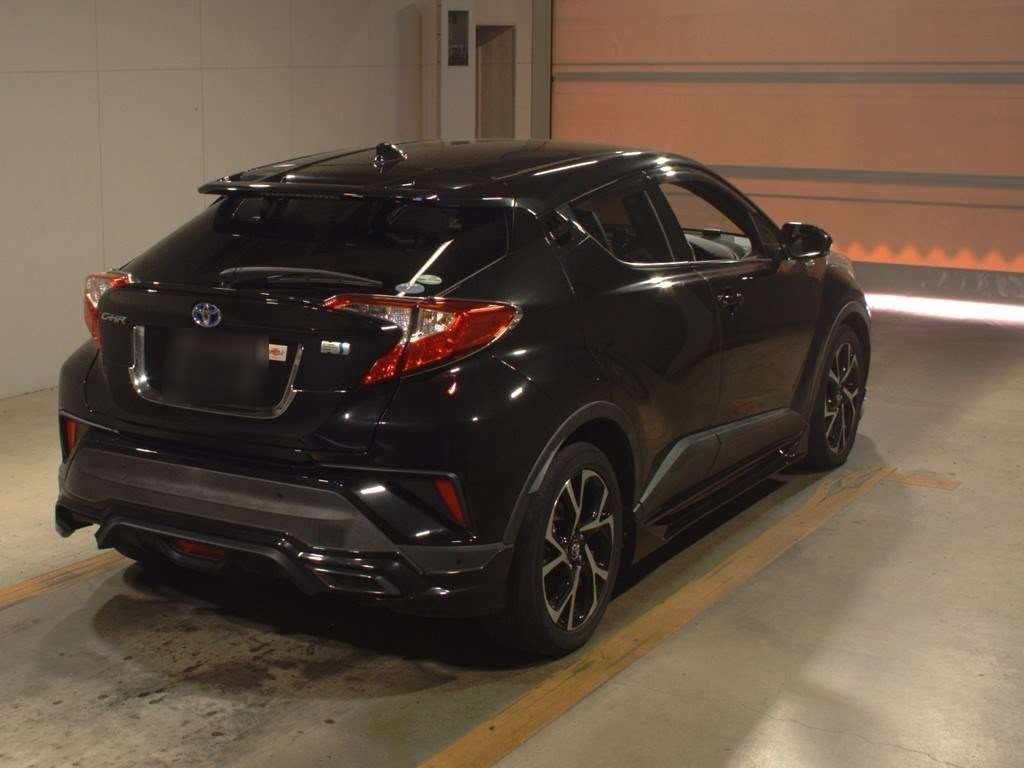 TOYOTA C-HR G Thumbnail 4