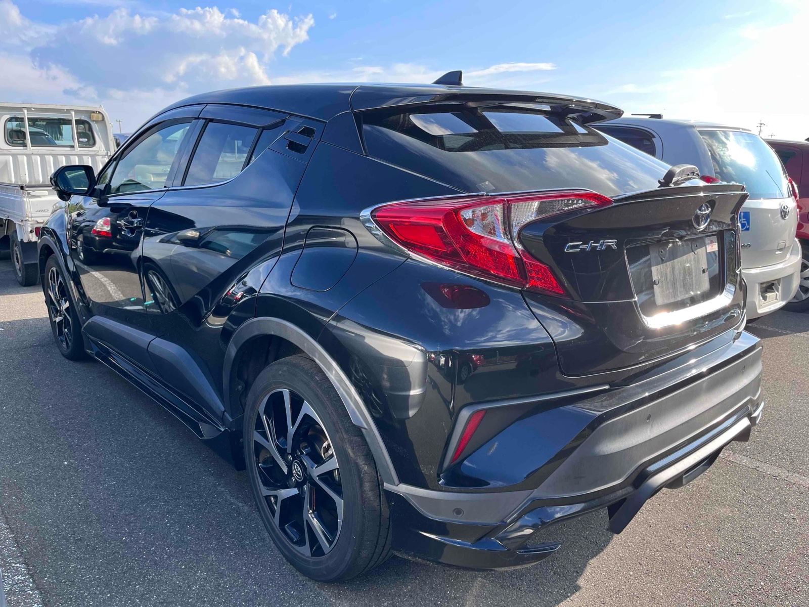 TOYOTA C-HR G Thumbnail 2
