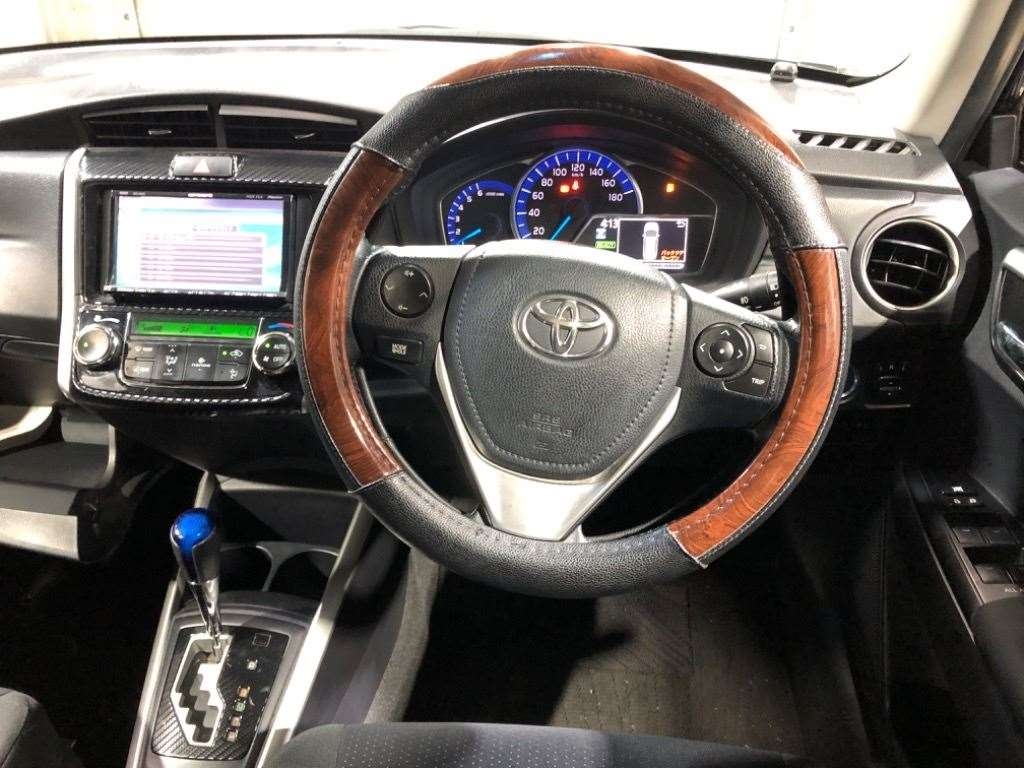 TOYOTA COROLLA FIELDER HYBRID G Thumbnail 11