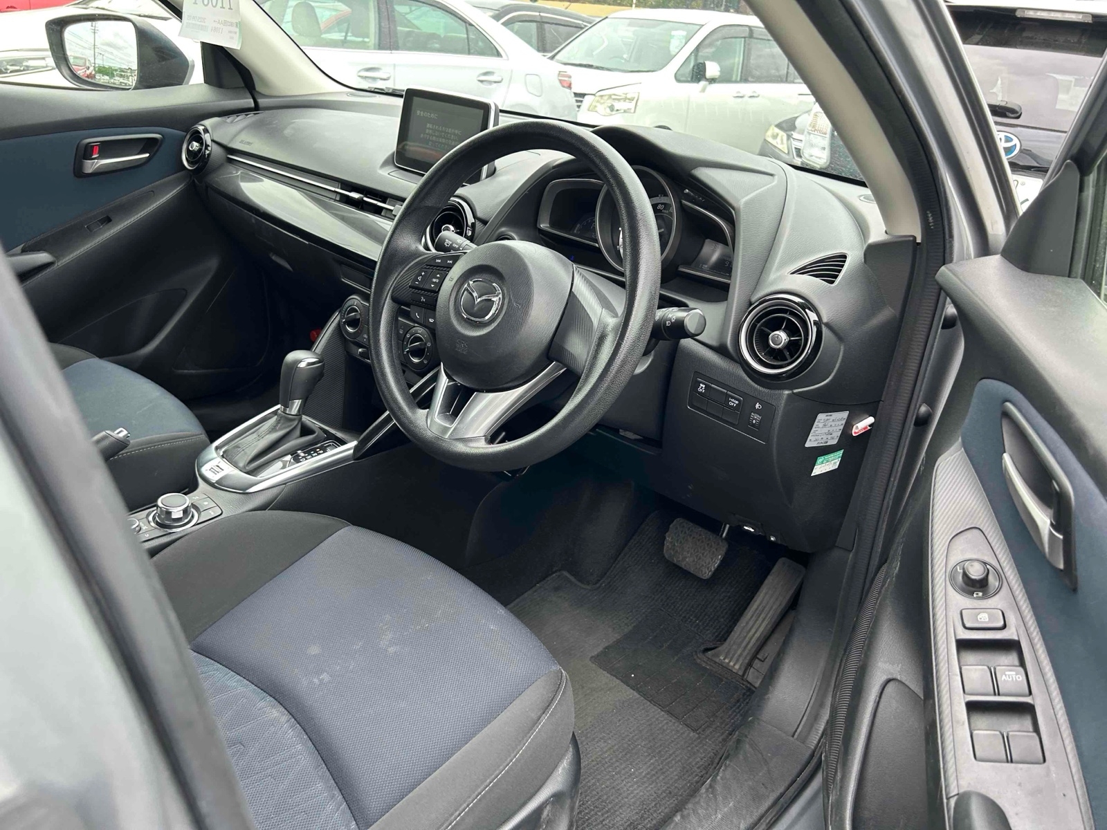 MAZDA DEMIO 13S Thumbnail 3