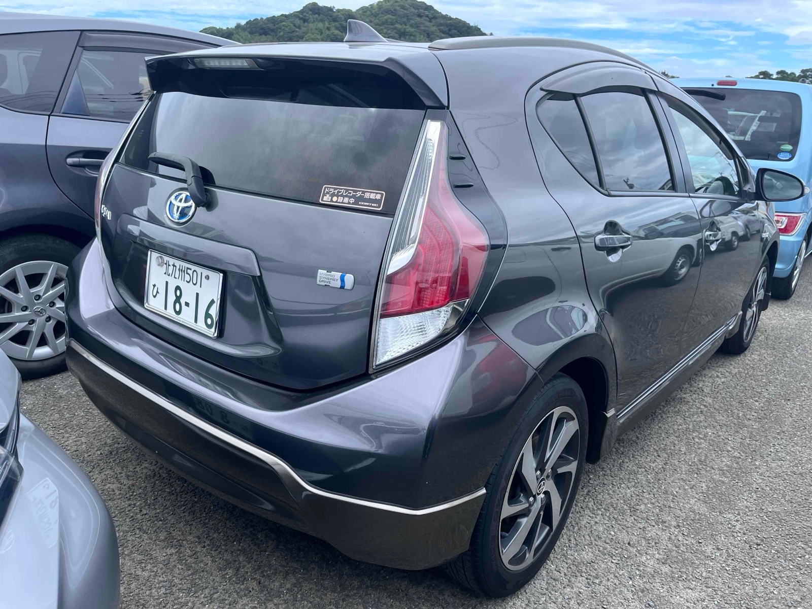 TOYOTA AQUA X-URBAN Thumbnail 2
