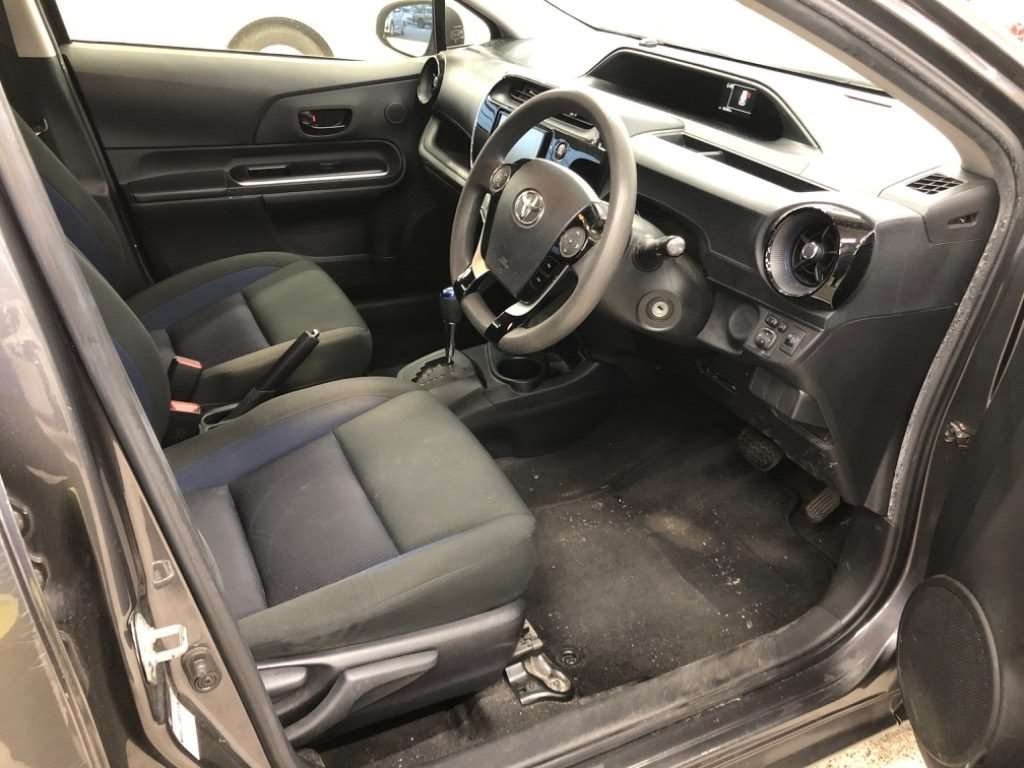 TOYOTA AQUA S Thumbnail 3