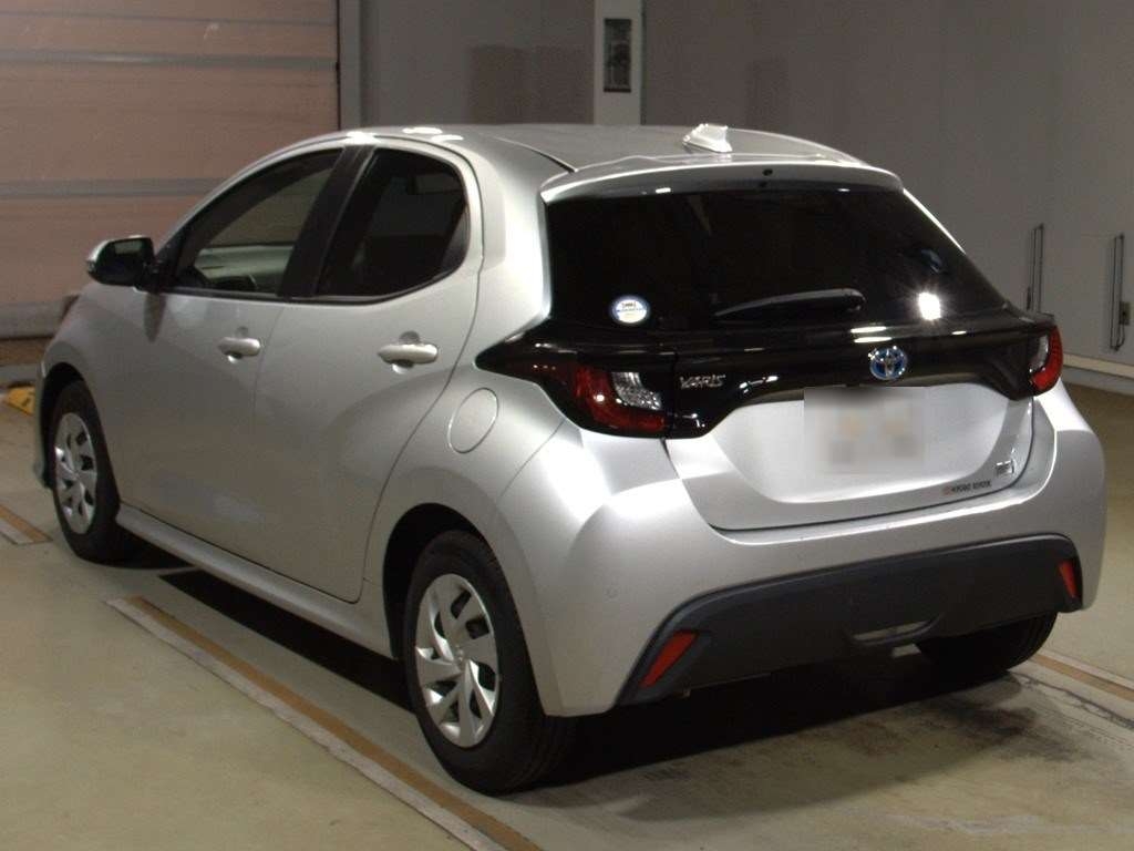TOYOTA YARIS HYBRID X Thumbnail 5