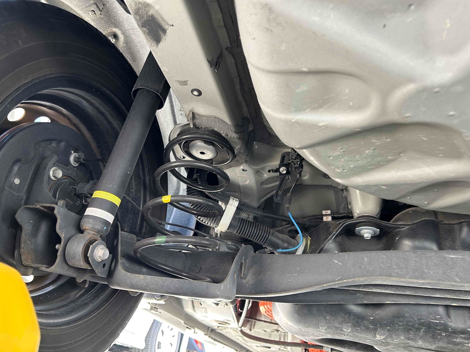 TOYOTA YARIS HYBRID X Thumbnail 32