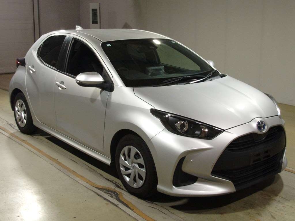 TOYOTA YARIS HYBRID X Thumbnail 4