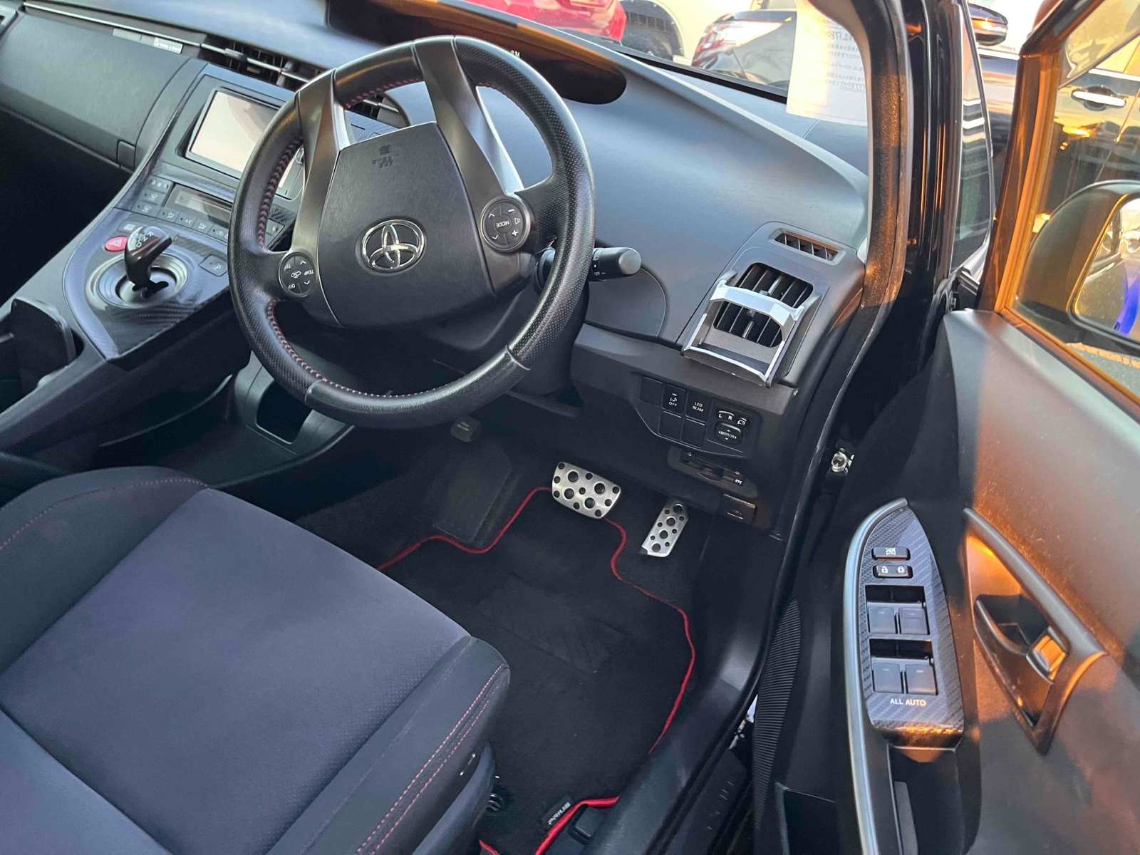 TOYOTA PRIUS 5D S TOURING SELECTION G'S Thumbnail 10