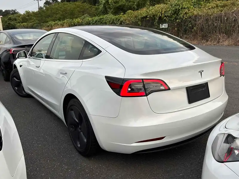 TESLA MODEL 3 STD RANGE PLUS Thumbnail 2