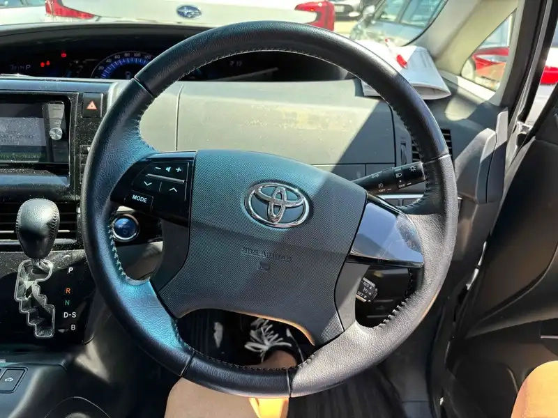 TOYOTA ESTIMA HYBRID AERAS 4WD Thumbnail 18