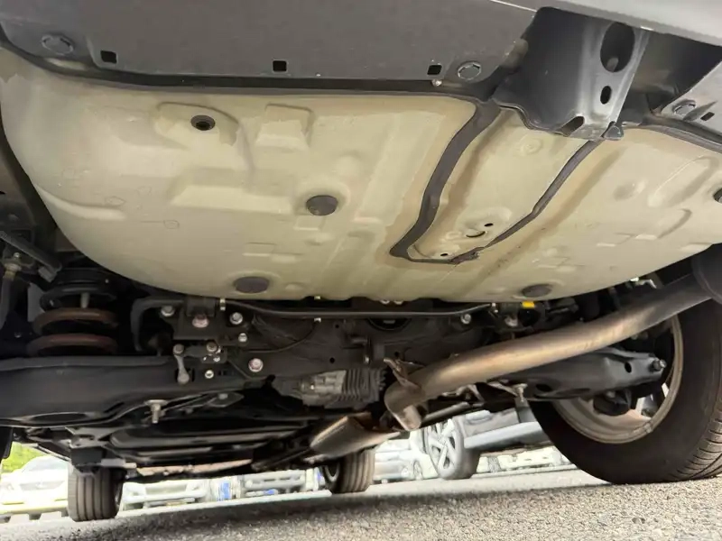 TOYOTA HARRIER HYBRID PREMIUM 4WD Thumbnail 22