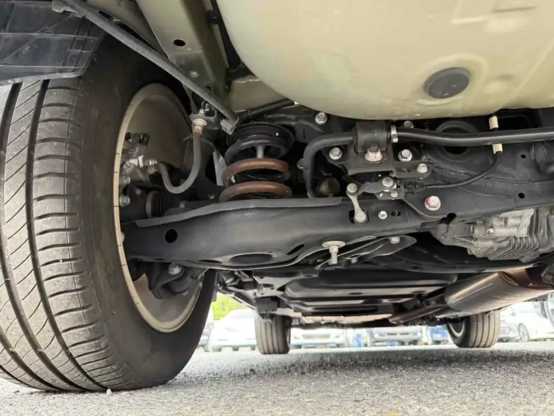 TOYOTA HARRIER HYBRID PREMIUM 4WD Thumbnail 23