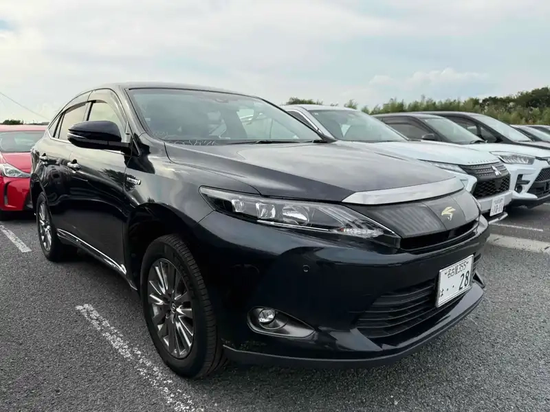 TOYOTA HARRIER HYBRID PREMIUM 4WD Thumbnail 11