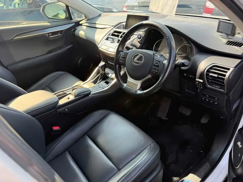 LEXUS NX NX300H I PACKAGE Thumbnail 11