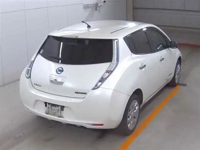 NISSAN LEAF  Thumbnail 7