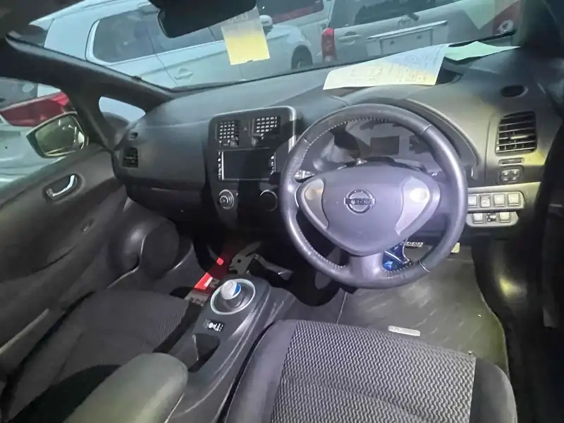 NISSAN LEAF S (30KWH) Thumbnail 10