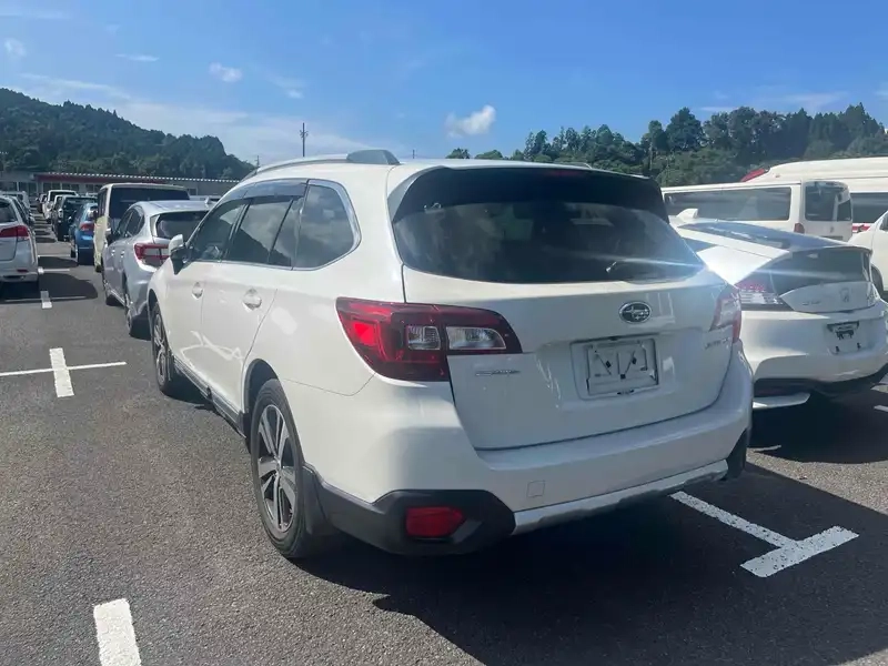 SUBARU LEGACY OUTBACK LIMITED 4WD Thumbnail 2