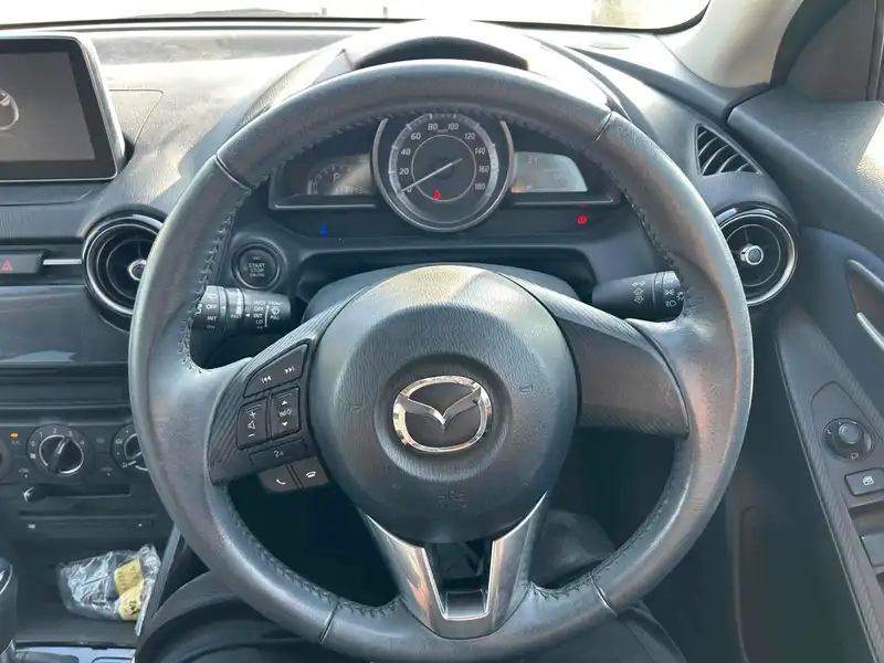 MAZDA DEMIO 13S Thumbnail 9