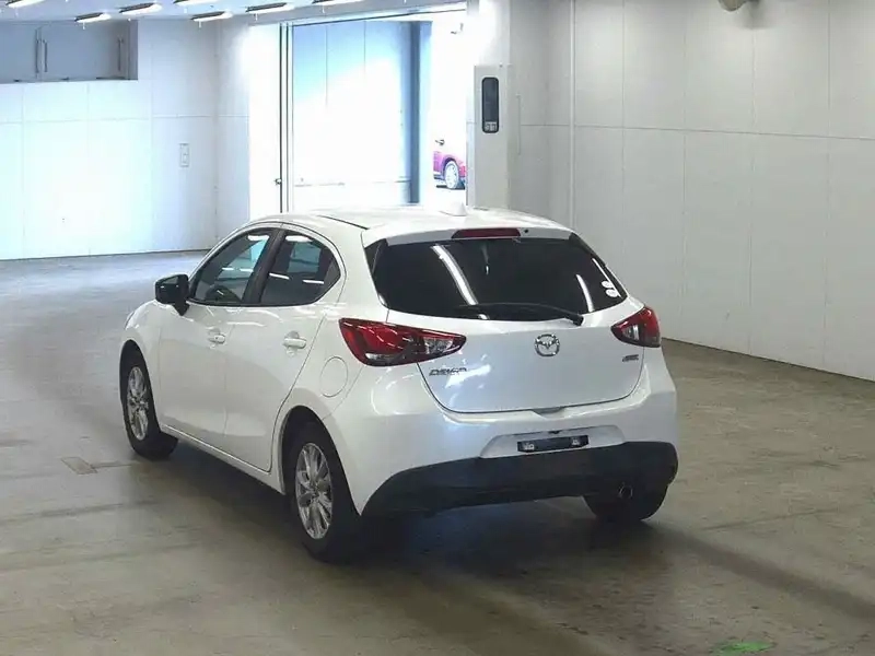 MAZDA DEMIO 13S TOURING Thumbnail 2