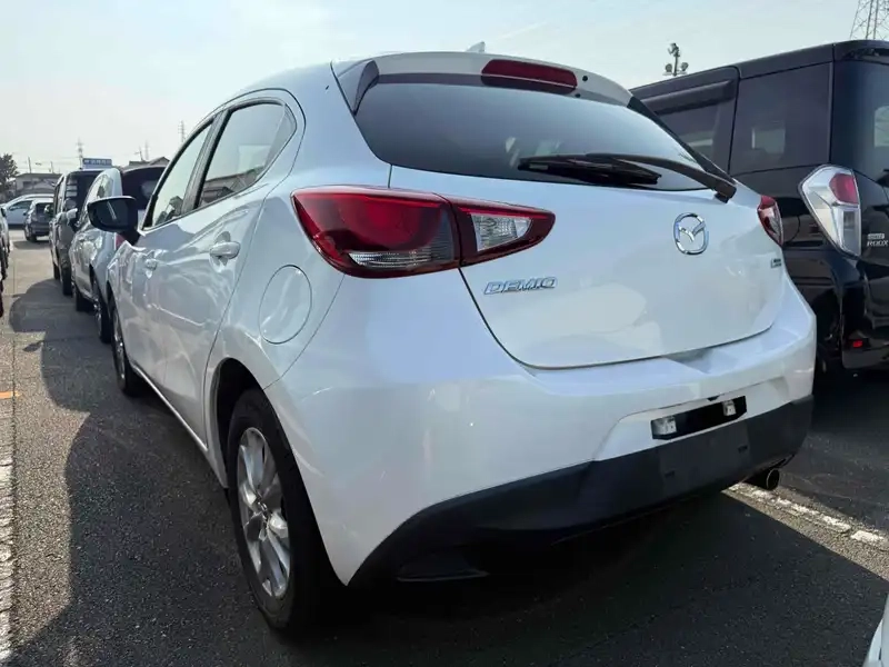 MAZDA DEMIO 13S TOURING Thumbnail 8