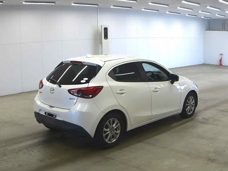 MAZDA DEMIO 13S TOURING Thumbnail 5