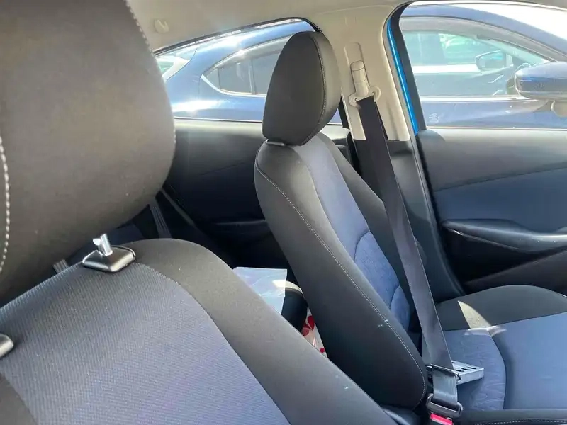 MAZDA DEMIO 13S Thumbnail 6