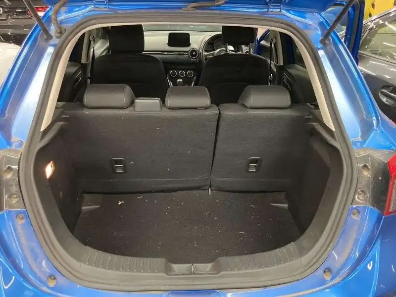 MAZDA DEMIO 13S Thumbnail 5