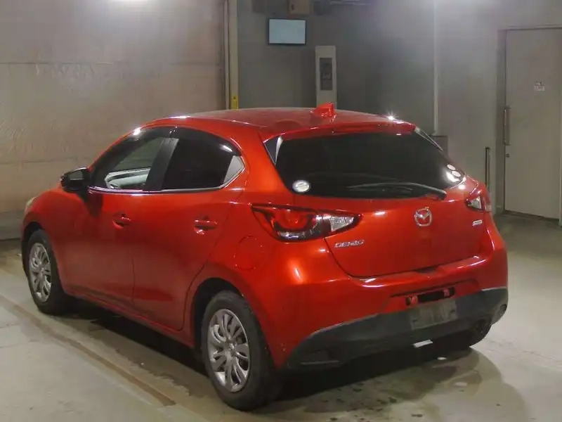 MAZDA DEMIO 13S Thumbnail 5