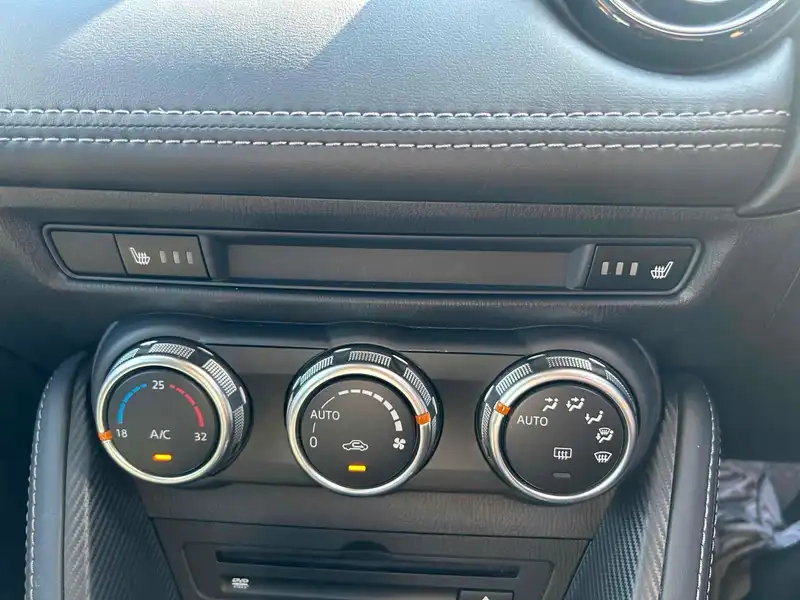 MAZDA DEMIO 15S TOURING Thumbnail 8
