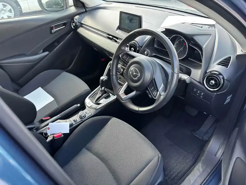 MAZDA DEMIO 15 S TOURING Thumbnail 3