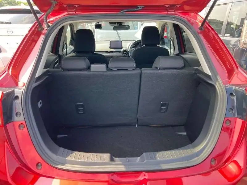 MAZDA DEMIO 15S Thumbnail 10