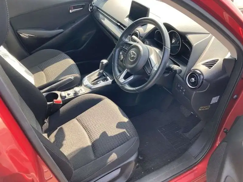 MAZDA DEMIO 15S Thumbnail 5